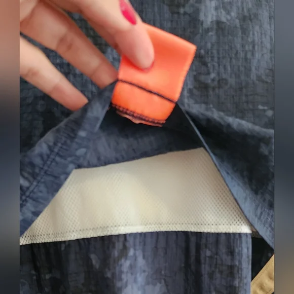 NIKE LOOSE FIT Women Jacket Size M Blue Long Sleeve Zip Pockets Nylon - Picture 11 of 15